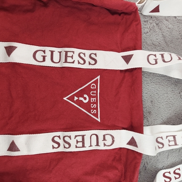 Small Guess Duffle Bag - Picture 2 of 8